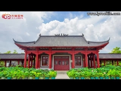 หลังคากระจกสีเขียวของญี่ปุ่น หลังคากระจกสีเรียบ บ้านหลังคากระจกสีเก่า งานปั้นที่ทําด้วยมือ