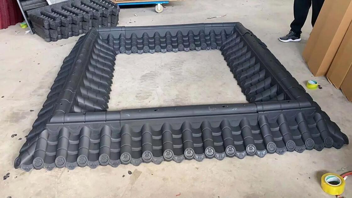 แผ่นผนังหลังคาพลาสติกสองด้าน วัสดุหลังคา PP น้ําหนักเบาในการออกแบบแบบจีนประเพณี